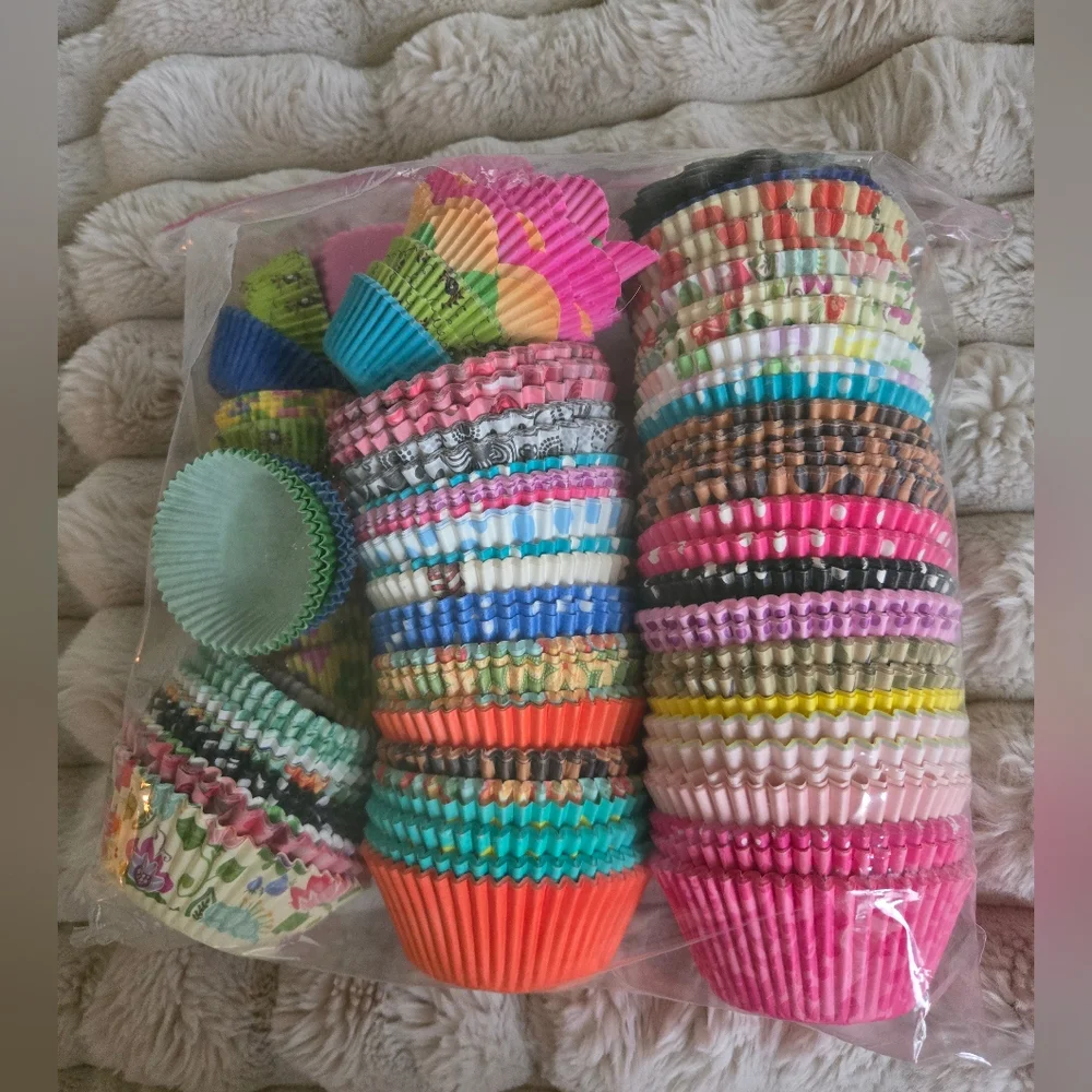 Over 400 Colorful Cupcake Liners Set